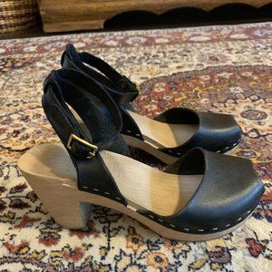 Handmade, super cute peep-toe clogs